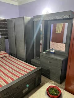 Bedroom set in Good condition - Bed, Side tables, wardeobe etc.