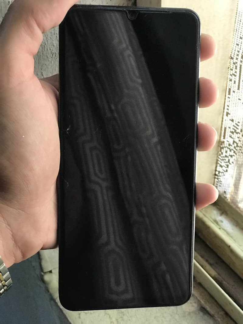 Best no issue in phone 10/10 condition all the things are working 3