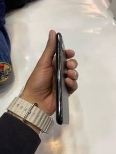 Iphone 11 pro (factory unlock) 256GB all okay urgent sale