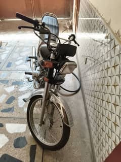 Black Honda CD 70