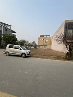 Perfect Prime Location 10 Marla Residential Plot In Park View City For sale