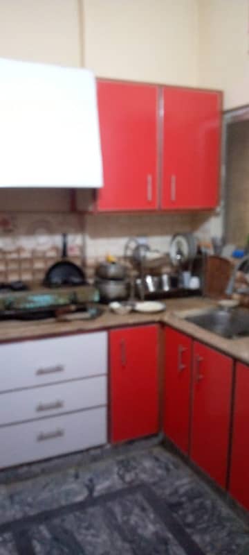 10 MARLA MODERN DESIGN HOUSE AVALIBLE FOR SALE WITH GAS AND SOLAR 3