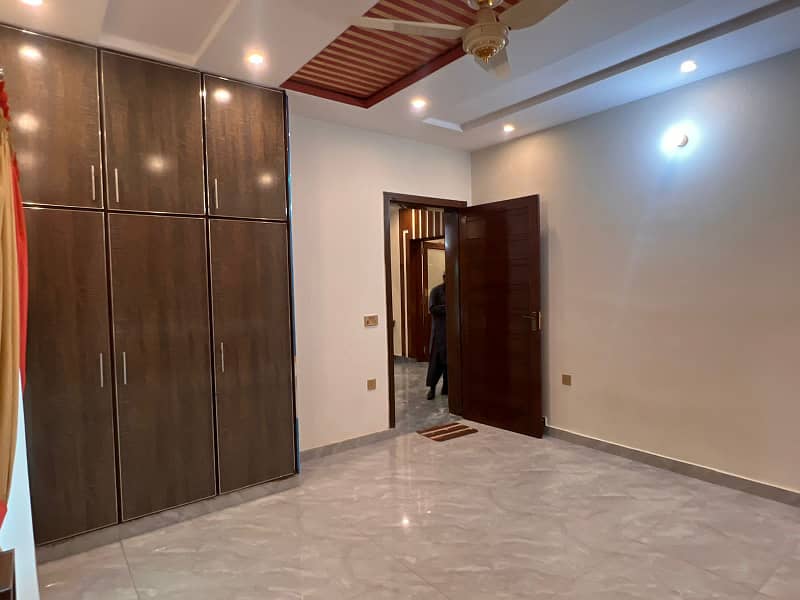 10 MARLA MODERN DESIGN HOUSE AVALIBLE FOR SALE WITH GAS AND SOLAR 12