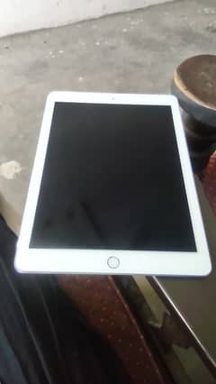 IPAD pro 9.7 . . 2016.10/9 condition/ 256Gb ROM I need money