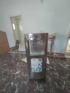 Water cooler