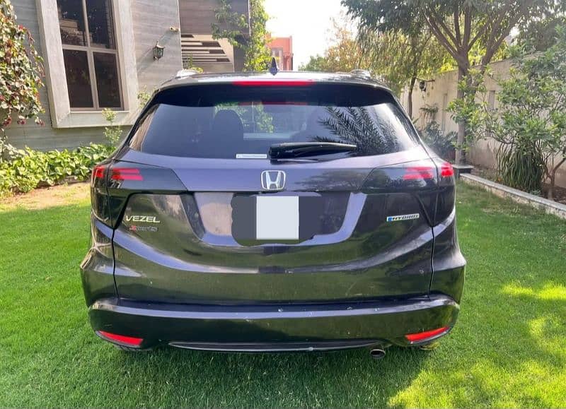 Honda vezel hybrid mdl 2015,,,17 2