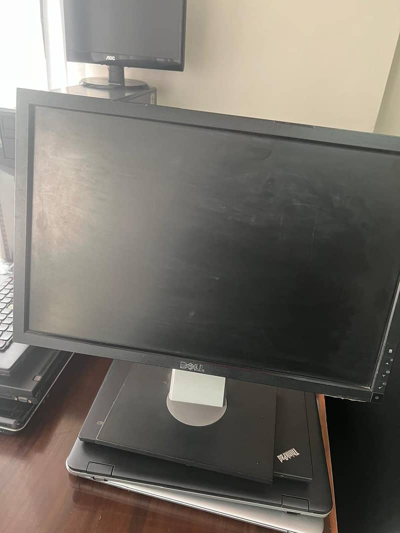 Computer 19" Monitors, AOC LED Monitor 04 Pcs Dell 01 1