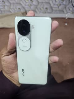 vivo V40e complete box 8/256 condition 9/10