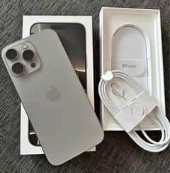 Natural titanium 256 gb