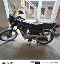 Honda 125cg 2016 model black color contact me 0333#4918521