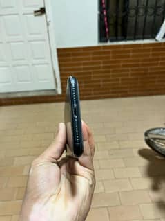 iphone XR 64 gb factory unlocked