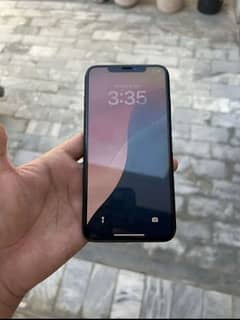 iphone xs 128 gb  battery camera speaker kharab ha Baki