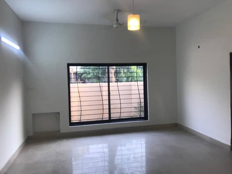 10 Marla Magnificent Bungalow For Rent In Phase 1 DHA Lahore 14