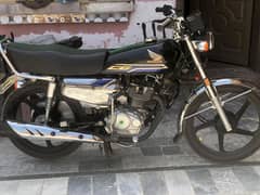 sale my Honda 125selfstart lush condition 03188384679 remount system