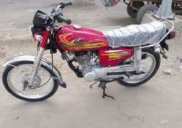 United US 125CG urgent for sale contact WhatsApp,,03273583369