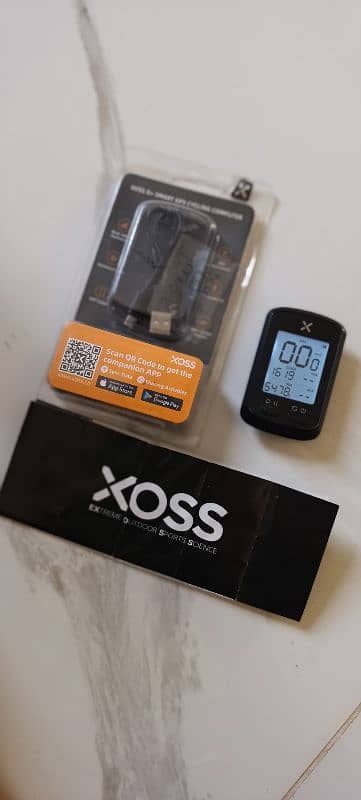 Xoss G+ cycling computer in perfect condition,with box and manual 2