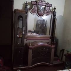 Dressing table wooden with table lamp