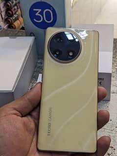 Tecno Camon 30s 8/256 Gold colour