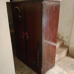 two doors almari in good condition urgent sale krni h