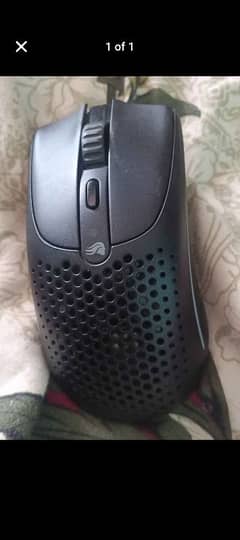 glorious Model o. 2