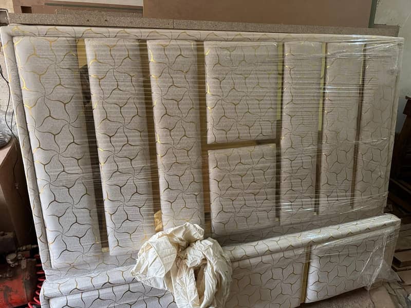 Bed / bed set / king size bed / double bed / poshish bed /side tables 17