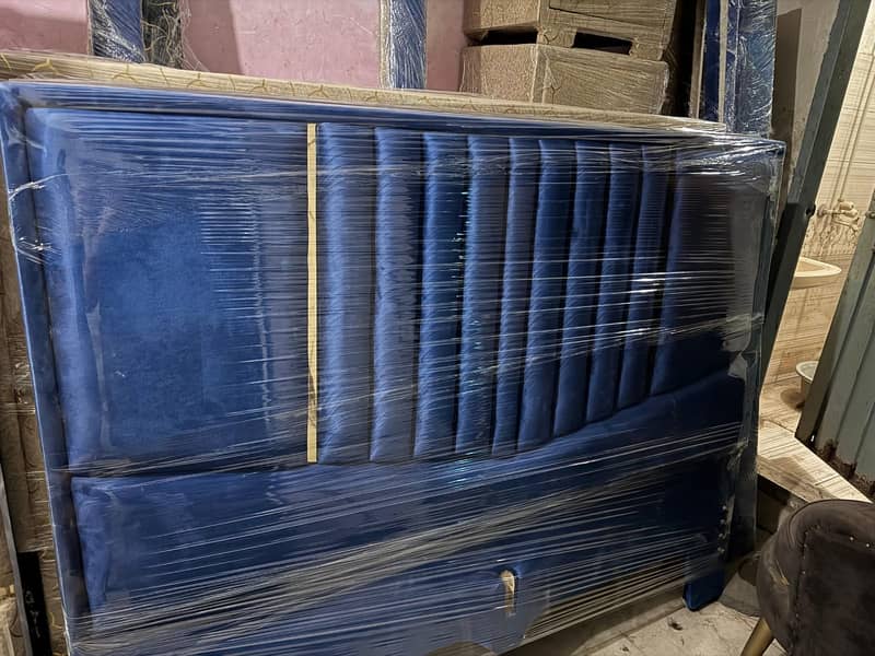 Bed / bed set / king size bed / double bed / poshish bed /side tables 14