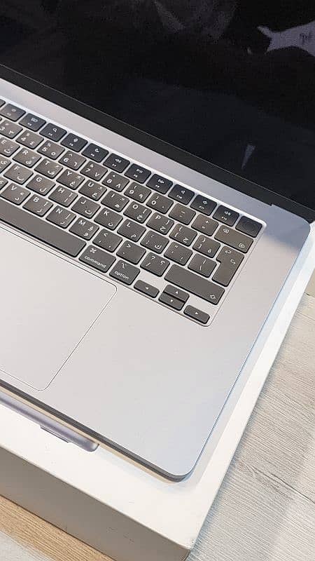 MacBook M3 2024 Air 8GB 512GB 15" inches 2