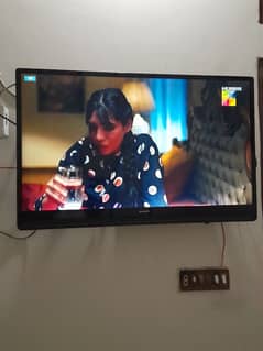 Samsung 32'' LED TV – Gently Used, Great Condition!