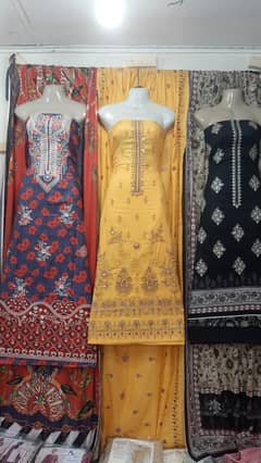 Women Lawn suits for sale in bulk quantity.