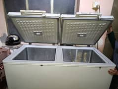 Dowlance freezer 2 door 8/10 condition