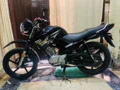 Yamaha YBR 125G bike