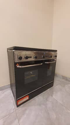 BRAND NEW COOKING RANGE