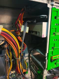 Intel Xeon Z400 | 12GB RAM | 256GB SSD | 800GB HDD