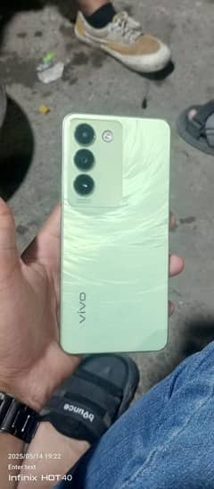 vivo y100