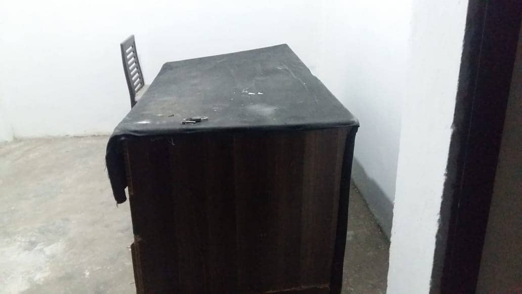 Tailor counter table 2