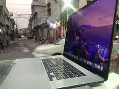 Macbook pro 2019 16 inches core i9 16/1tb like brand new