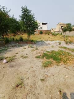 1 kanal Plot For Sale Prime Location in valencia town block H Near Ring Road lahore or abdul sattar eidi road motorway M2 Or UOL University