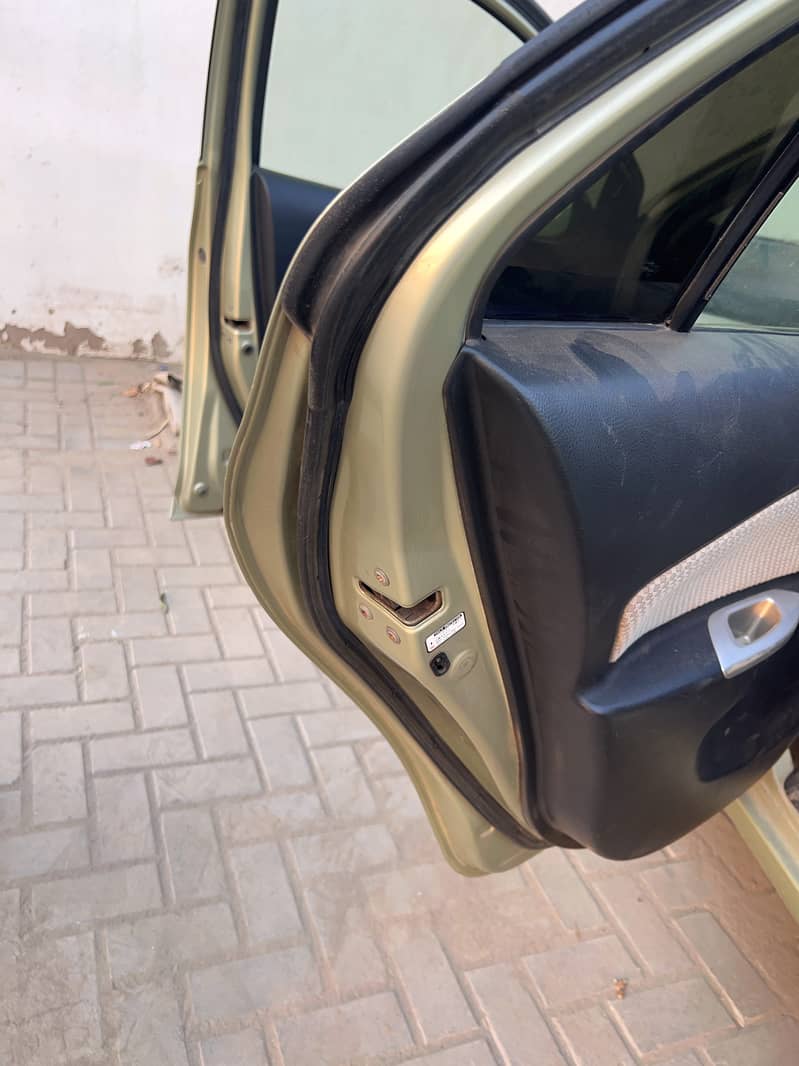 Toyota Belta 2009 3