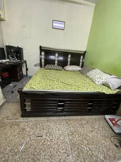 Solid wood king size bed