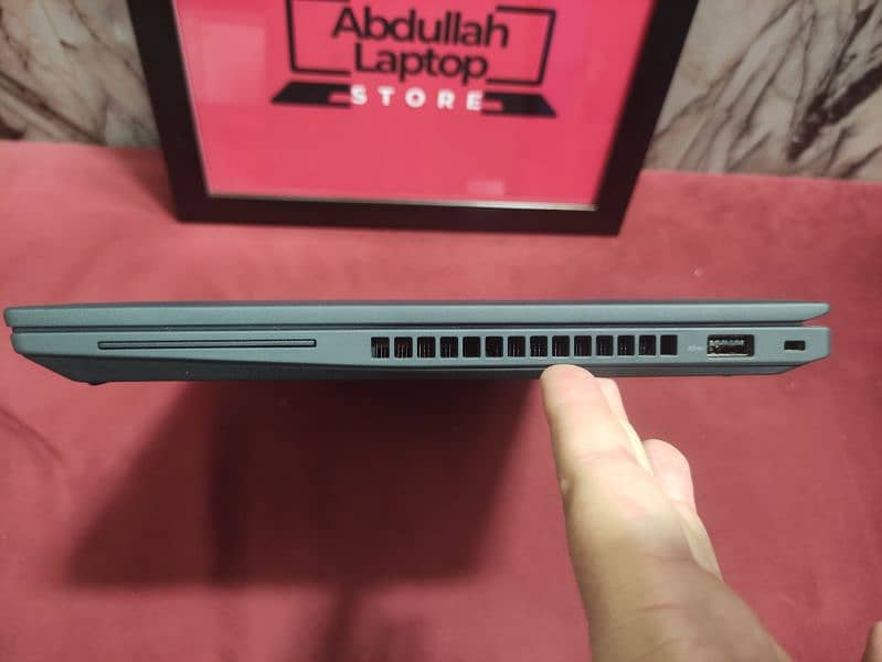 Lenovo Thinkpad P14s Gen 3 (Ci7 12th) Workstations) 4GB Nvidia T550 5