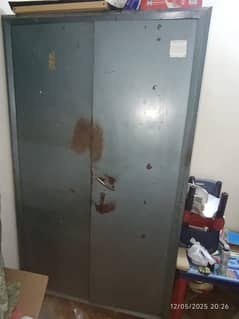 Steel Almira in Good Condition