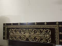 Used bed set condition 8 by 10 urgently sale.