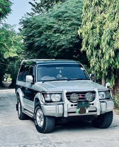 Mitsubishi Pajero Exceed 3.5 1994