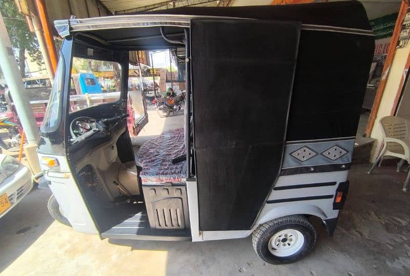 New Sazgar Rickshaw Deluxe 2+1 . 3