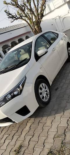 Toyota Corolla GLI 2017 very good condition one my name
