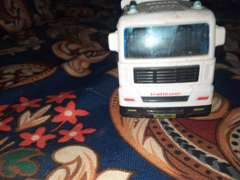 clean and new condition 2