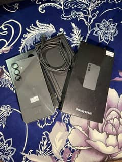 s24 fe new phone 1 month used in officially samsung warranty of 10 mon