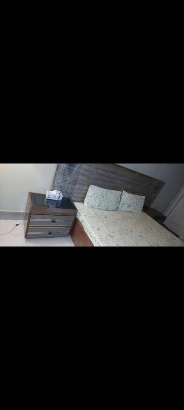 Bed,dressing side tables with light 2
