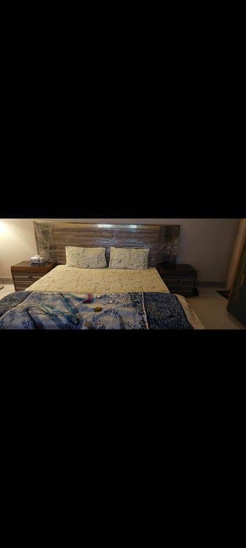 Bed,dressing side tables with light 3