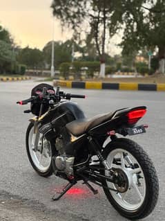 YAMAHA YBR BLACK BEAST